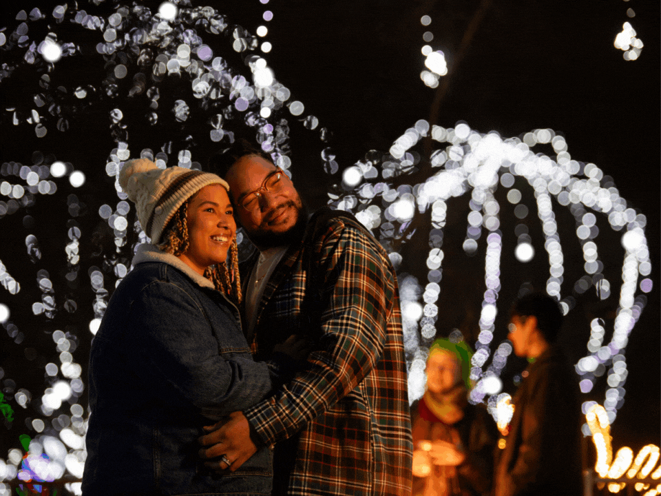 couple hugging at zoo