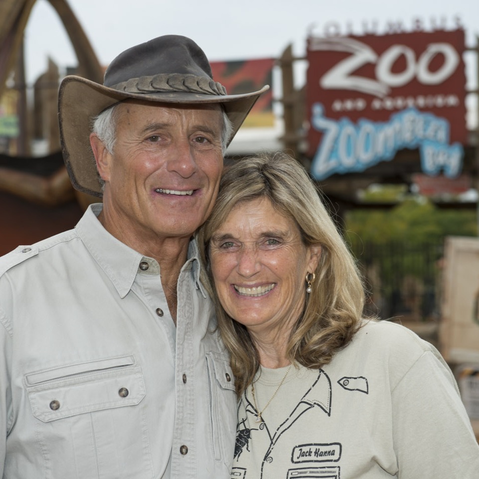 Jack and Suzi Hanna at the Columbus Zoo entrance
