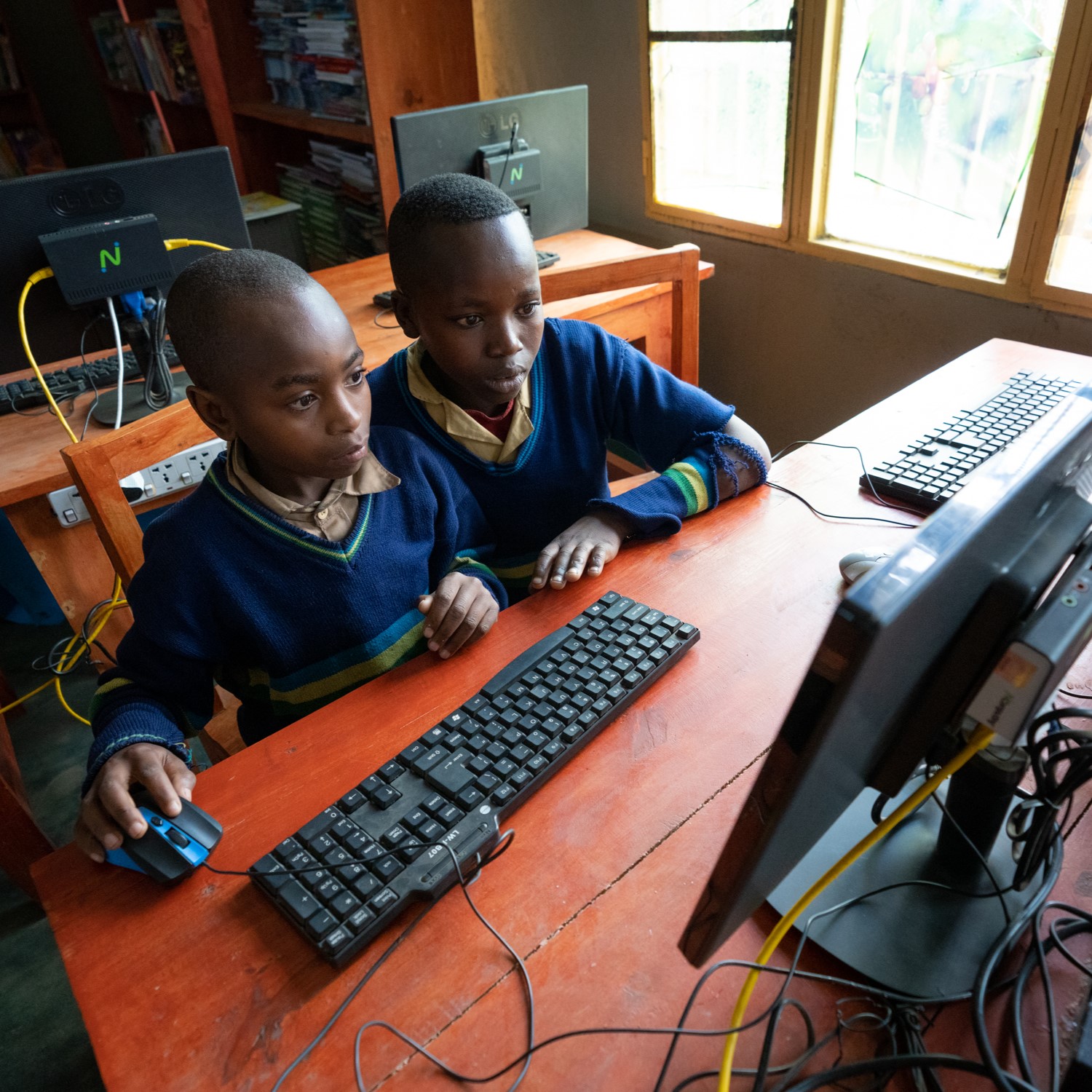 children on computer