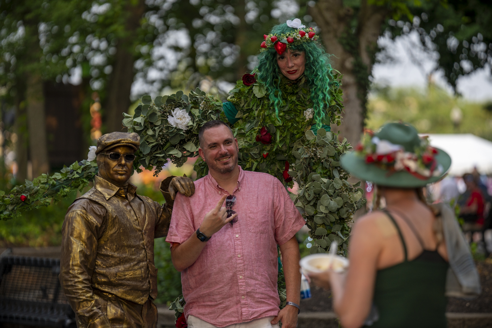 Entertainment at a zoo fundraiser