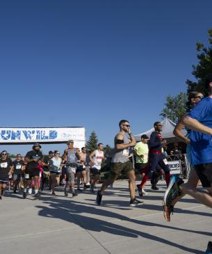 runners at starting line