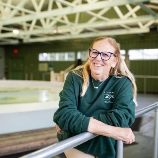 volunteer at the Columbus Zoo
