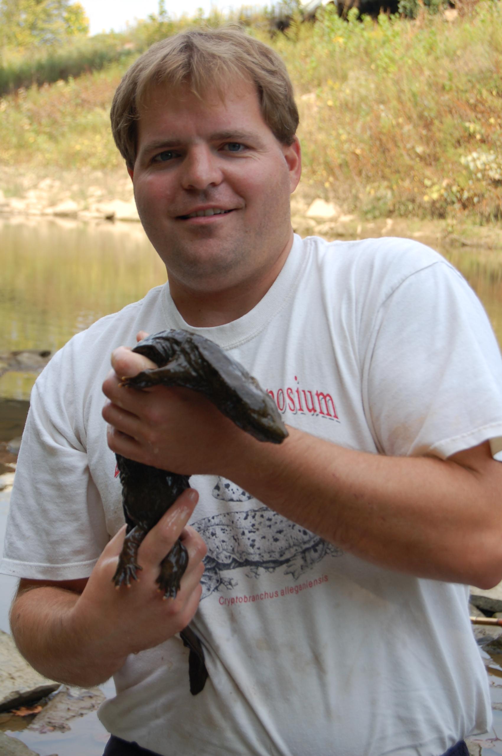 Greg Lipps Receives Columbus Zoo's Commitment to Conservation Award